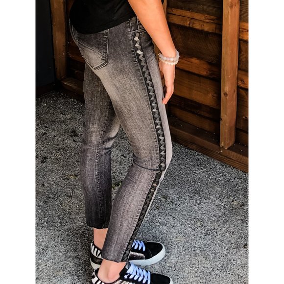 Driftwood Jackie Zig Zag Beaded Skinny Jeans Size 31 NWOT - Picture 1 of 13